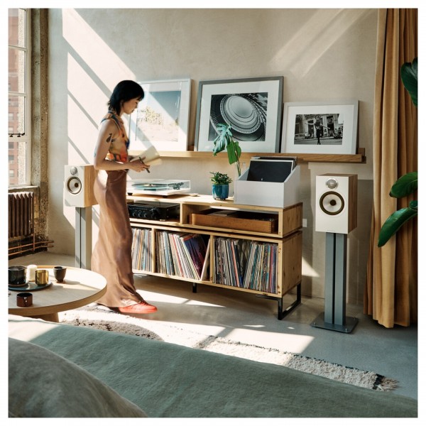 Bowers & Wilkins 606 S3 Bookshelf Speakers, Oak in HiFi Home Audio System