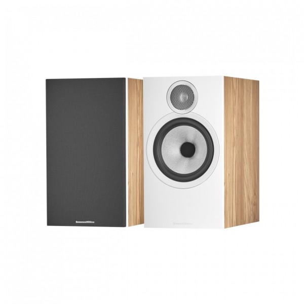 BW 606 S3 bookshelf speakers oak pair