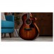Taylor 222ce-K DLX Electro Acoustic, Natural Gloss - Lifestyle 11