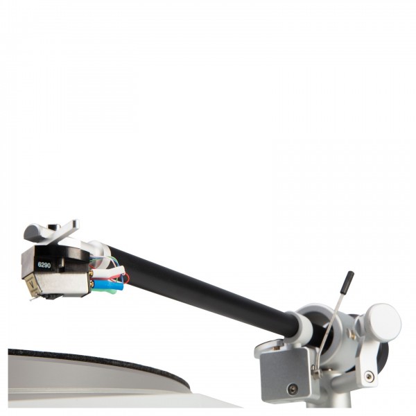 Marantz TT-15S1 Premium Turntable, Detail Image of Tonearm and Clearaudio Virtuoso Cartridge