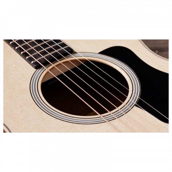 Taylor GS Mini Sapele, Natural - Lifestyle 3