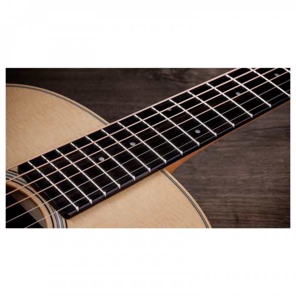 Taylor GS Mini Sapele, Natural - Lifestyle 4