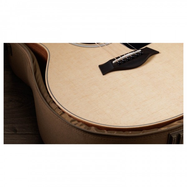 Taylor GS Mini Sapele, Natural - Lifestyle 9