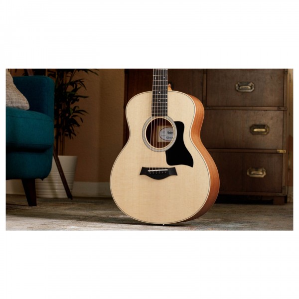 Taylor GS Mini Sapele, Natural - Lifestyle 10