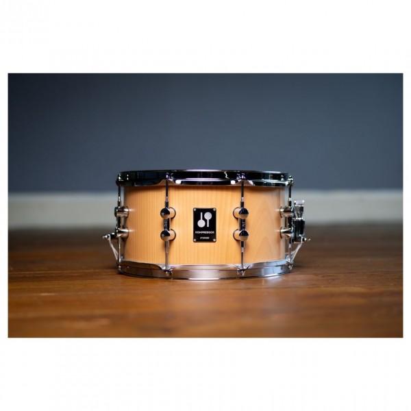 Sonor Kompressor 13 x 7" Natural Beech Snare Drum - Lifestyle 1
