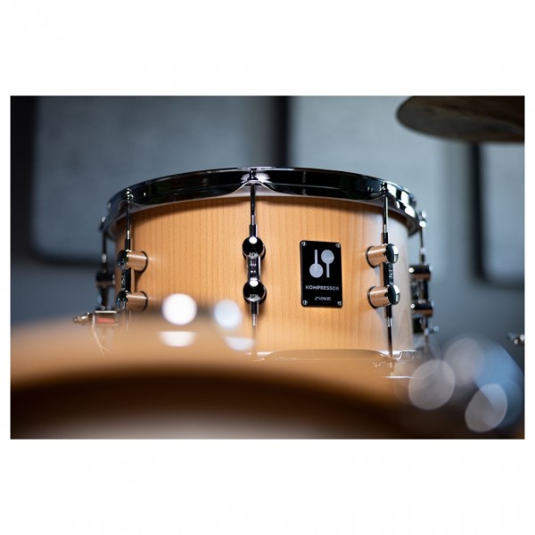 Sonor Kompressor 13 x 7" Natural Beech Snare Drum - Lifestyle 3