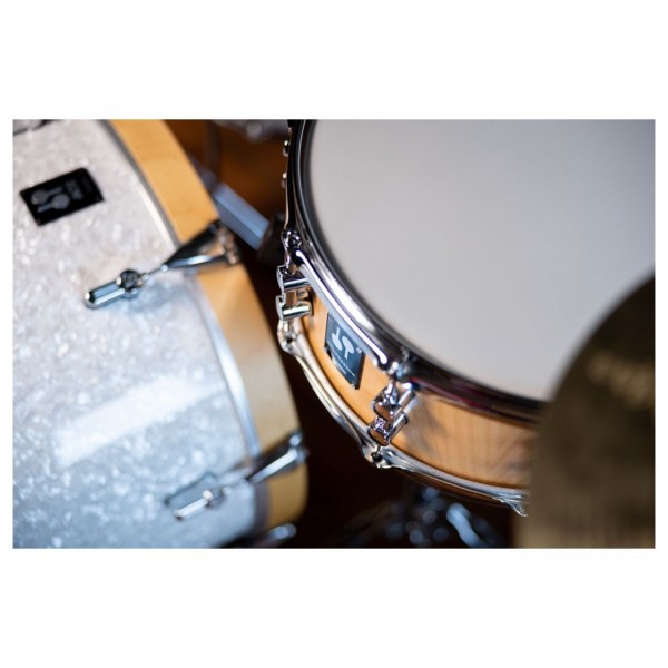 Sonor Kompressor 14 x 6" Natural Beech Snare Drum - Lifestyle 3