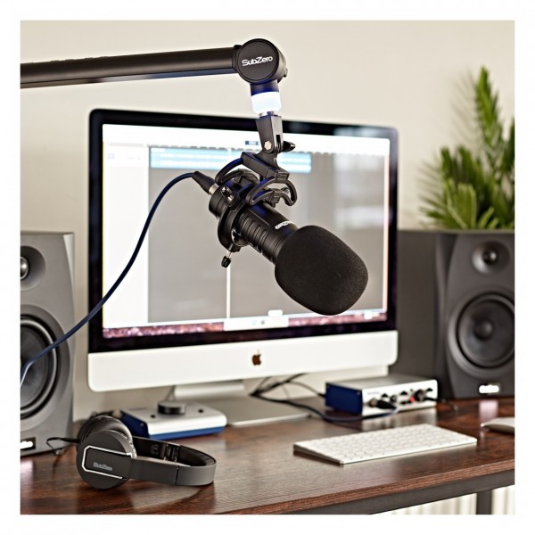 SubZero Duo Podcast Pack - Mic lifestyle 2