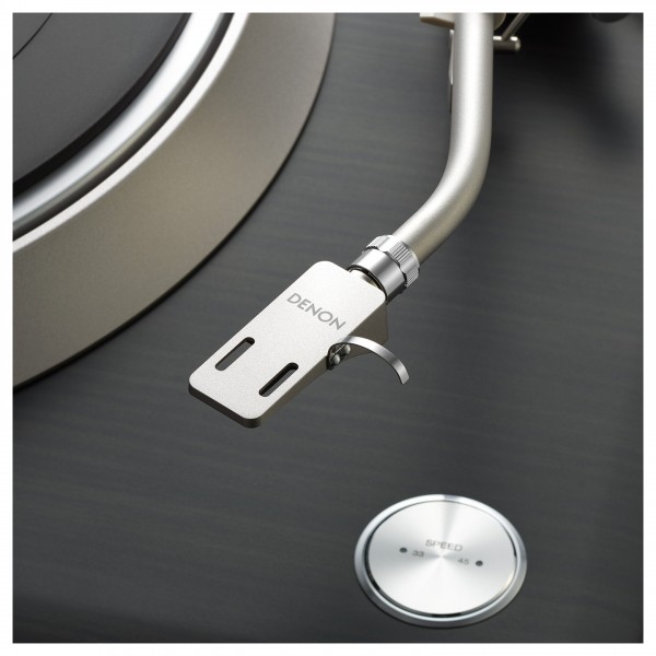 Denon DP-3000NE Premium Direct-Drive Turntable - tonearm detail