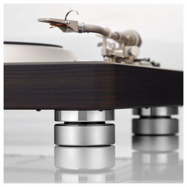 Denon DP-3000NE Premium Direct-Drive Turntable - feet detail